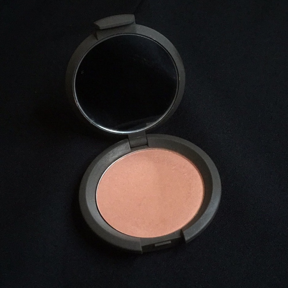 Becca Mineral Blush in shade Songbird